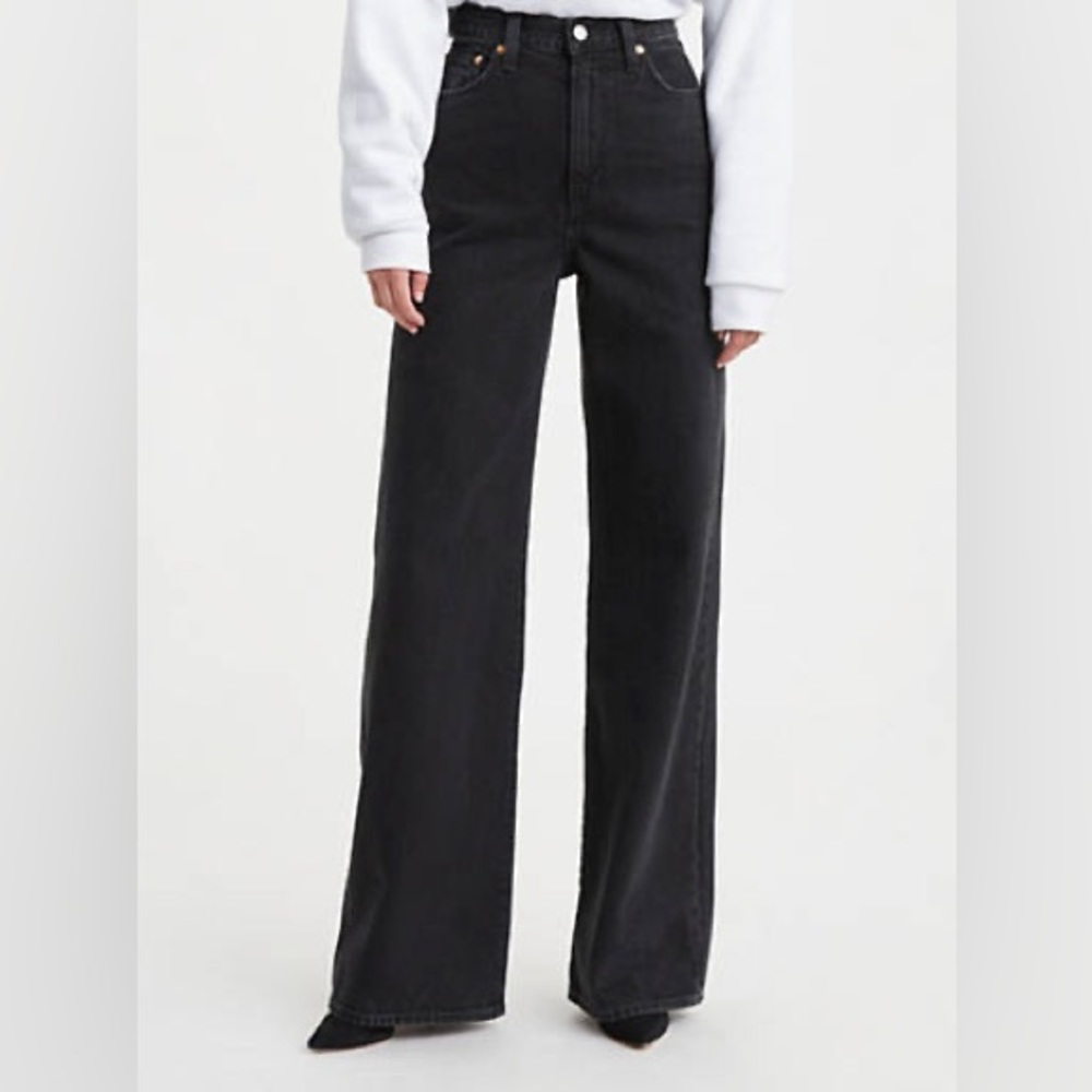 Levi’s Ribcage Wideleg Long Black Jeans